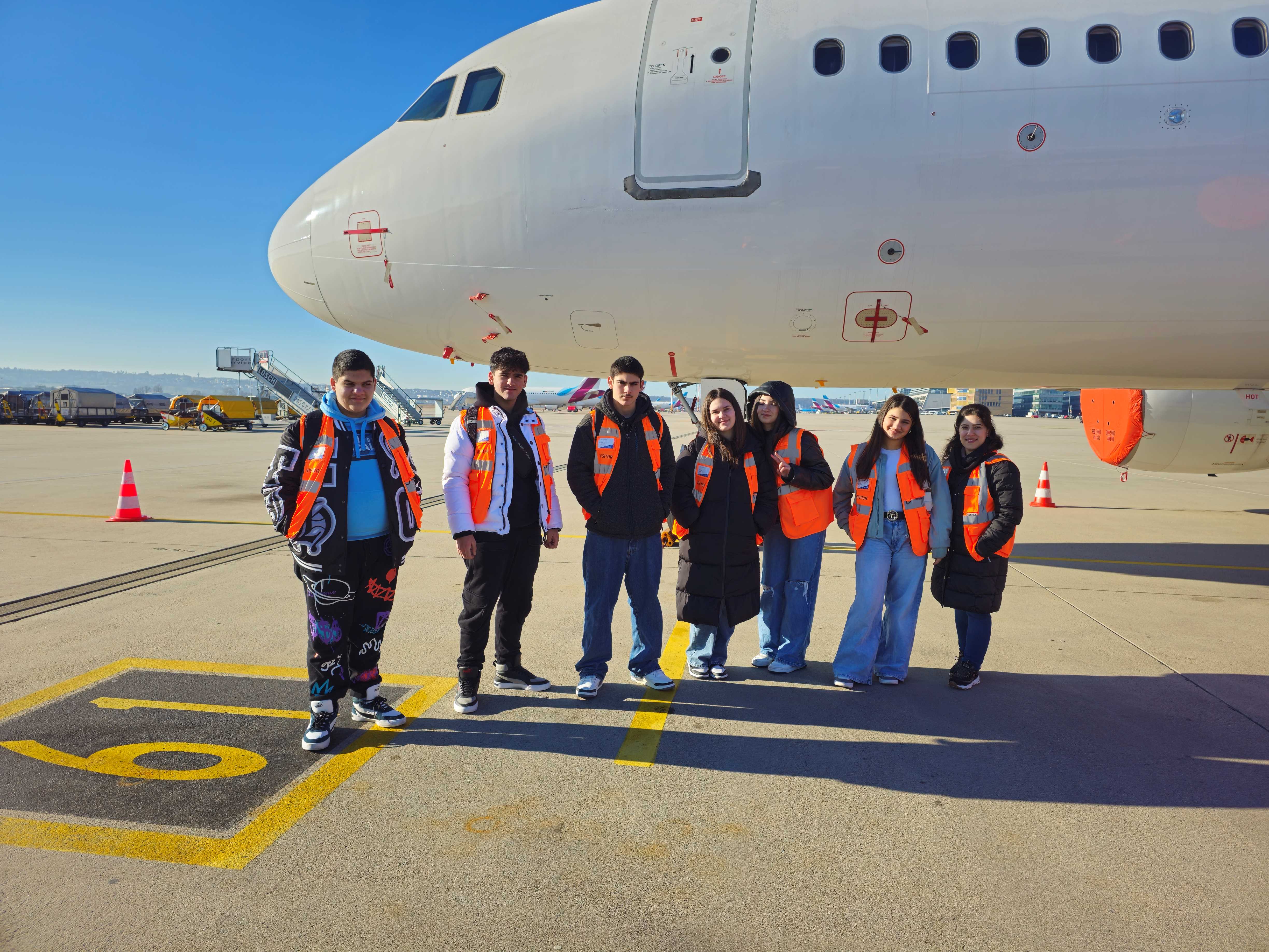 A Day at Stuttgart Airport: Our Journey of Discovery Bild